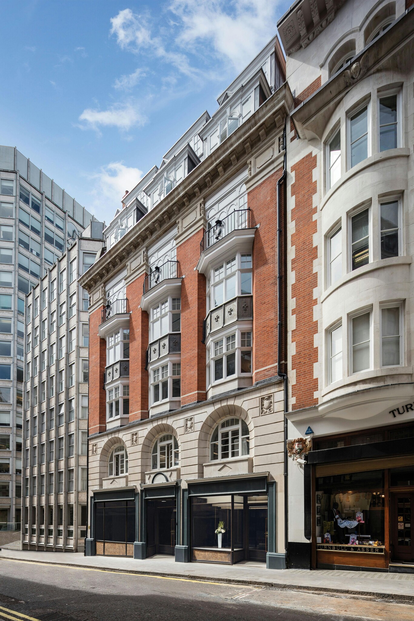 25-26 Bury St, London to rent Building Photo- Image 1 of 10