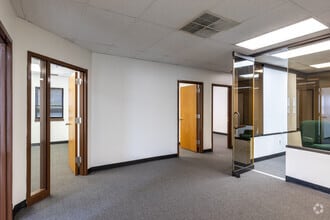 40 Brunswick Ave, Edison, NJ to rent Interior Photo- Image 2 of 5