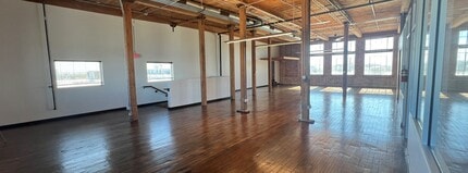 610 Elm St, McKinney, TX to rent Interior Photo- Image 1 of 11