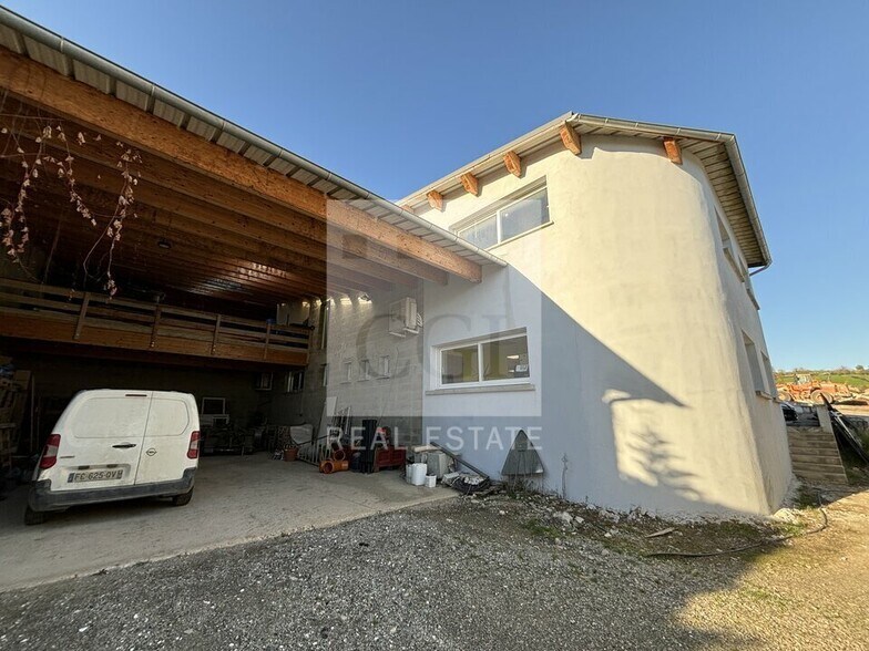 Light Industrial in Saint-Just-Chaleyssin to rent - Building Photo - Image 3 of 12