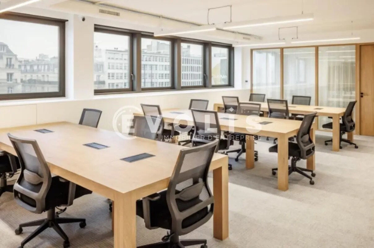 Office in Neuilly-sur-Seine to rent Building Photo- Image 1 of 13