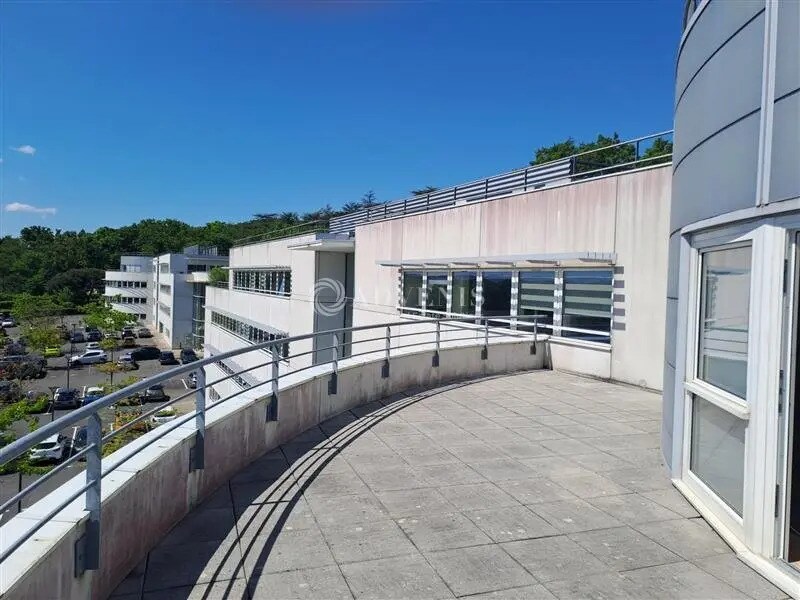 Office in Carquefou to rent Building Photo- Image 1 of 7