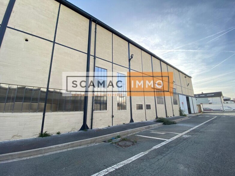 Industrial in Vitry-sur-Seine to rent - Building Photo - Image 3 of 12