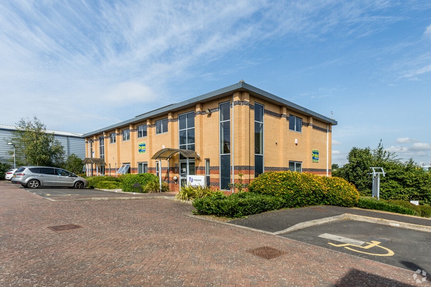 24-25 Cottesbrooke Ct, Daventry for sale - Primary Photo - Image 1 of 1
