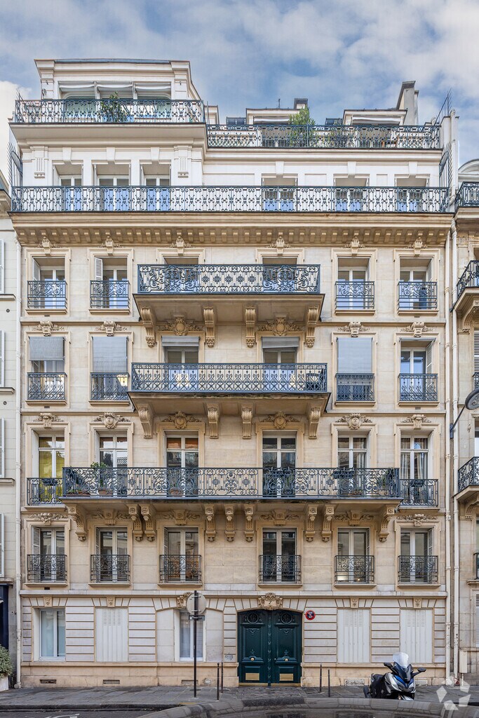 Location Bureaux 227 m² - Photo 1