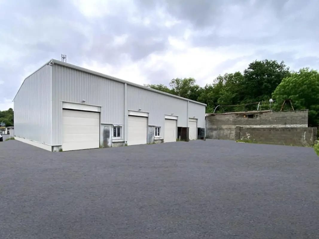 Light Industrial in Saint-Genis-Laval for sale Building Photo- Image 1 of 4