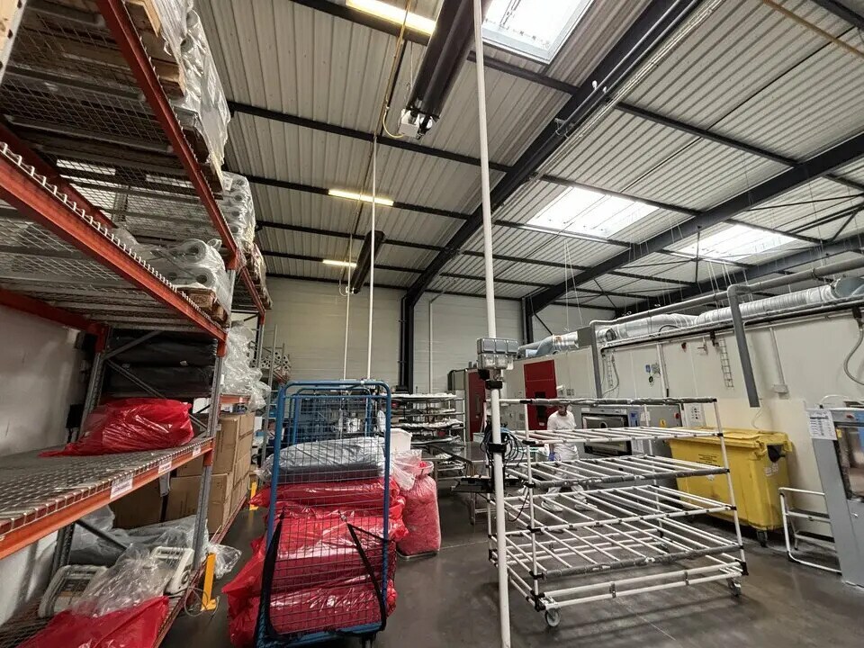 Light Industrial in Vénissieux for sale Interior Photo- Image 1 of 9