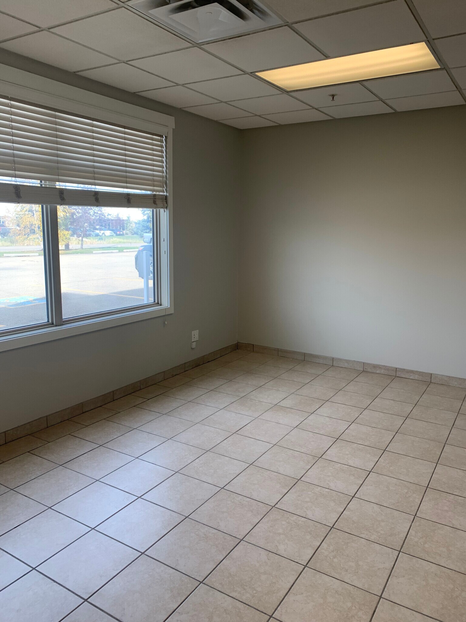 7609 42nd St, Leduc, AB to rent Building Photo- Image 1 of 6