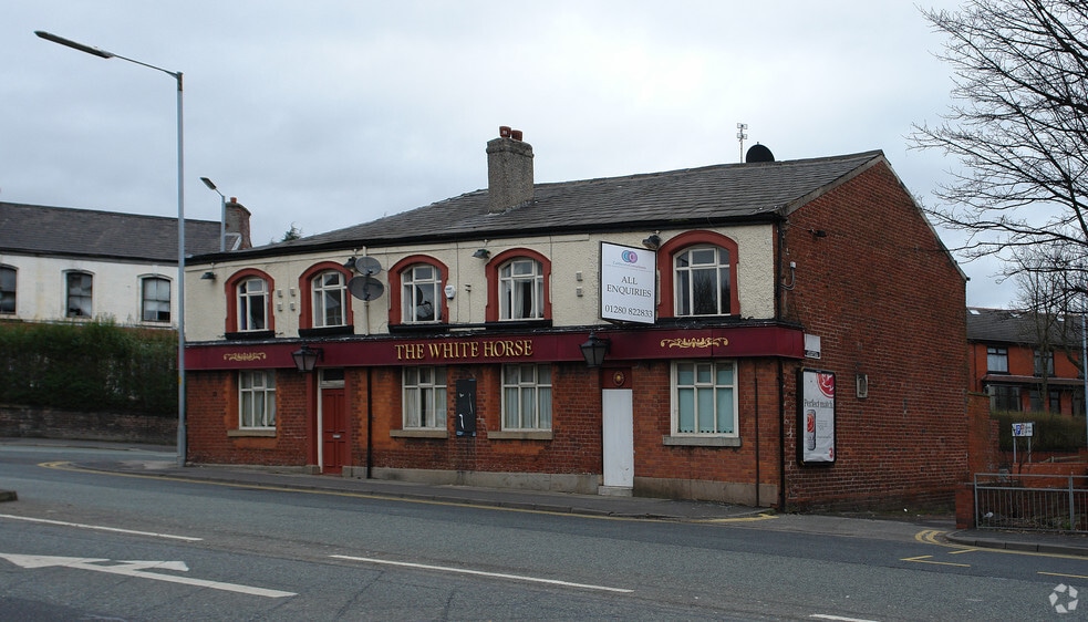 217 Bolton Rd, Bolton to rent - Building Photo - Image 3 of 3