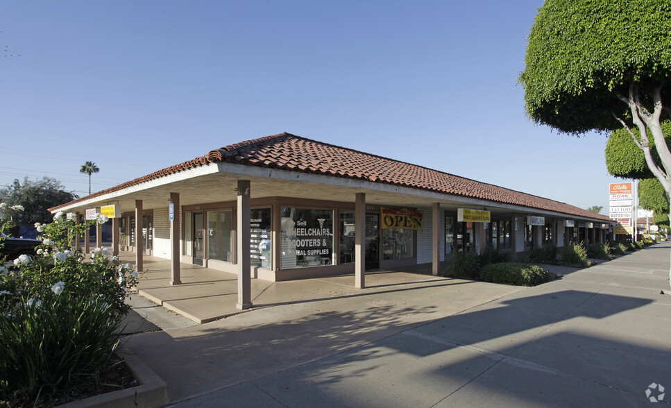 632-650 E Katella Ave, Orange, CA for rent - Primary Photo - Image 1 of 5