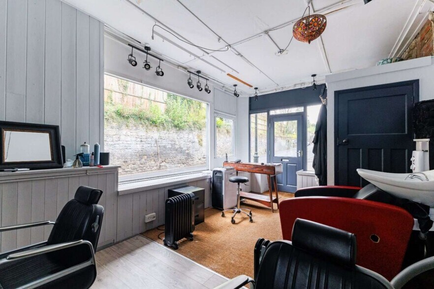 396 Pound St, Petworth for sale - Building Photo - Image 2 of 11