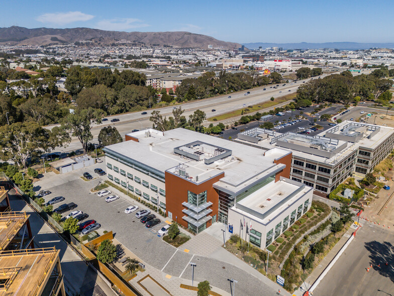 1250 Grundy Ln, San Bruno, CA for rent - Building Photo - Image 3 of 10