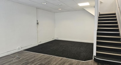 44 Fore St, St Austell to rent Interior Photo- Image 2 of 7