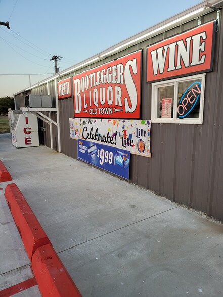 101 W Main St, Geronimo, OK for sale - Building Photo - Image 2 of 10