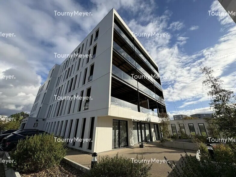 Office in Toulouse to rent - Building Photo - Image 1 of 8