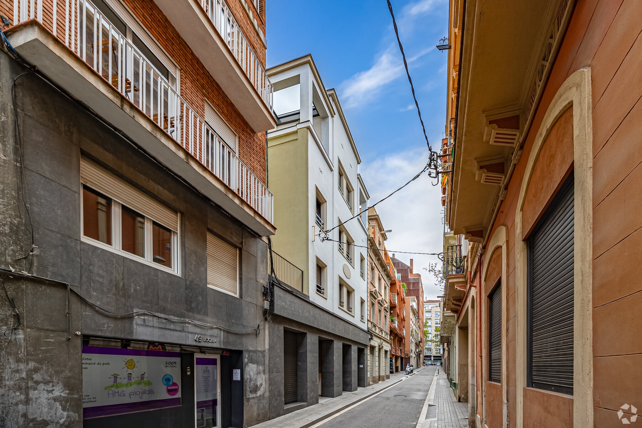 Retail in Barcelona, Barcelona to rent Primary Photo- Image 1 of 3