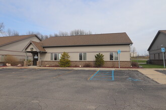 3469 E Grand River Ave, Howell, MI for rent Building Photo- Image 2 of 2