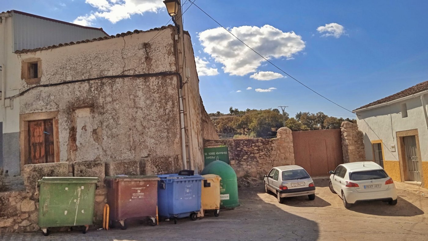 Land in Montánchez, Cáceres for sale Primary Photo- Image 1 of 8