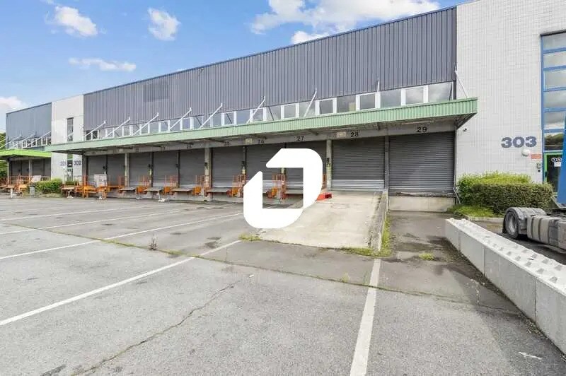 Industrial in SAINT-OUEN-L'AUMONE to rent Building Photo- Image 1 of 16