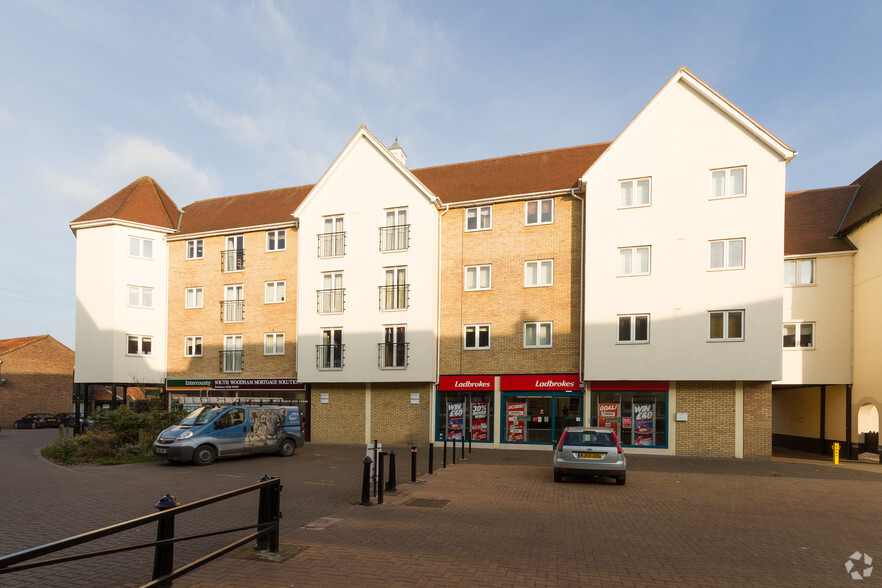 1-3 Brickfields Rd, South Woodham Ferrers for rent - Building Photo - Image 2 of 4