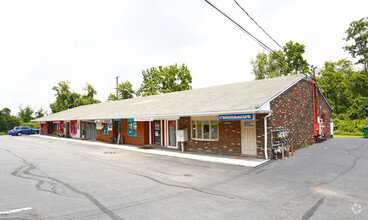 7350-7362 Steubenville Pike, Oakdale, PA for rent Primary Photo- Image 1 of 4