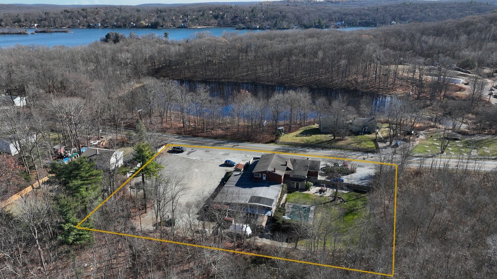 111 Highland Lakes Rd, Highland Lakes, NJ for sale - Building Photo - Image 1 of 35