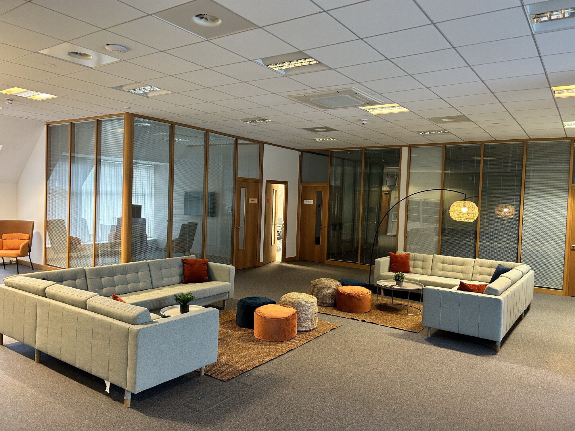 12 New Mart Rd, Edinburgh to rent Interior Photo- Image 1 of 5