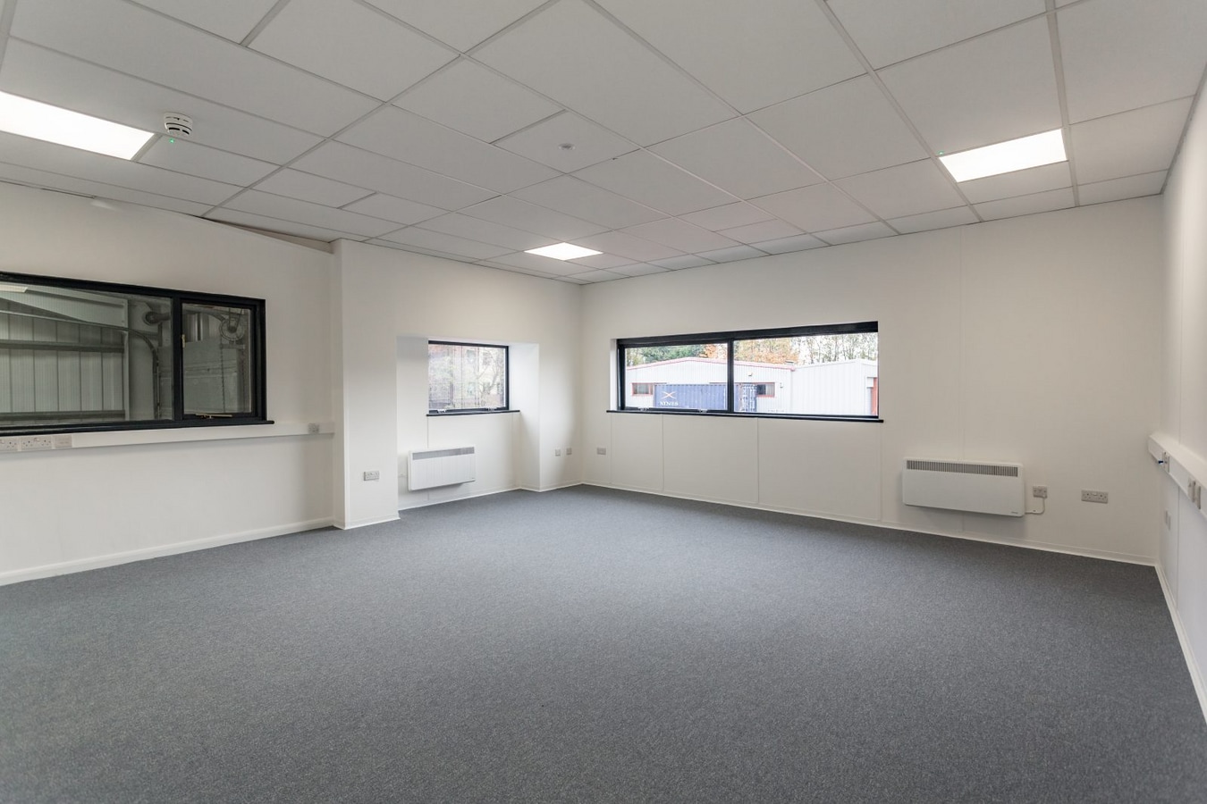 St Johns Rd, Isleworth, MDS TW7 6NJ - Unit 15 -  - Interior Photo - Image 1 of 7