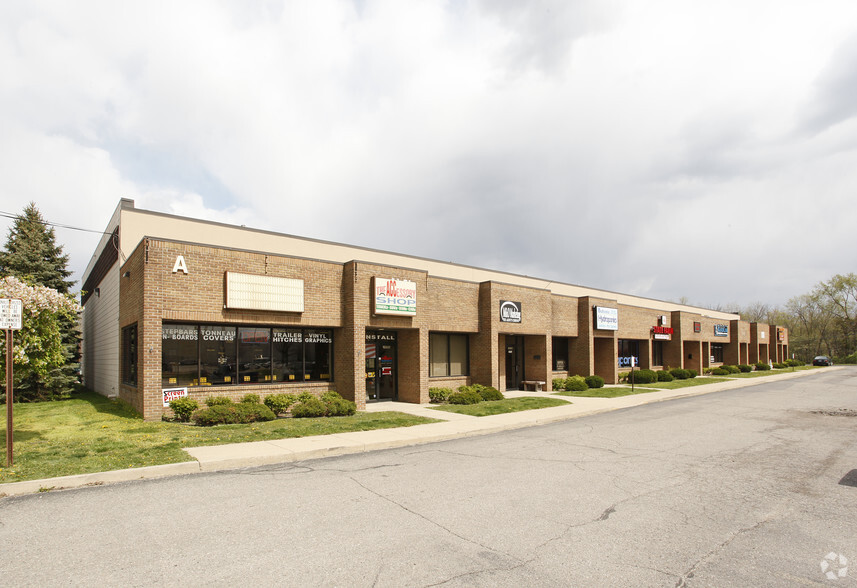 38500-38560 Michigan Ave, Wayne, MI for rent - Primary Photo - Image 1 of 3