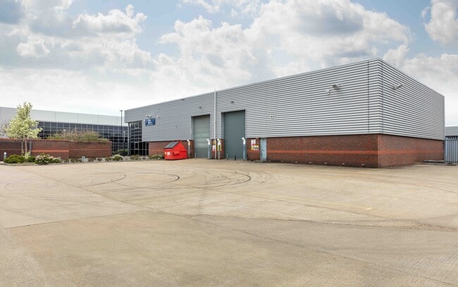 More details for 672 Spur Rd, Feltham - Industrial to Rent