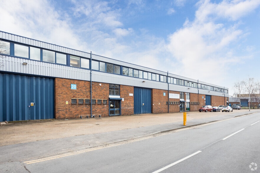 Eldon Way, Paddock Wood to rent - Building Photo - Image 2 of 5