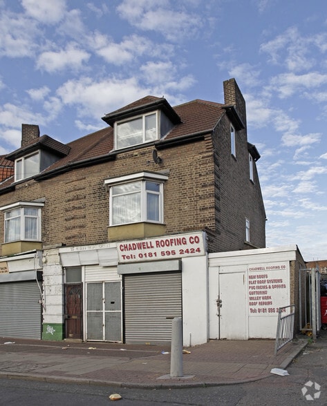 3 Weylond Rd, Dagenham to rent - Primary Photo - Image 1 of 2