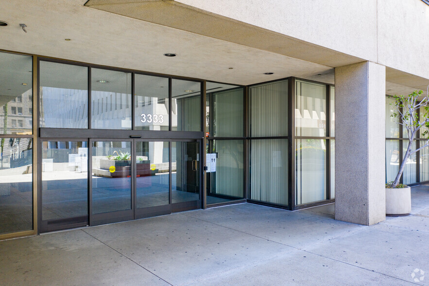 3333 Wilshire Blvd, Los Angeles, CA for rent - Building Photo - Image 3 of 5