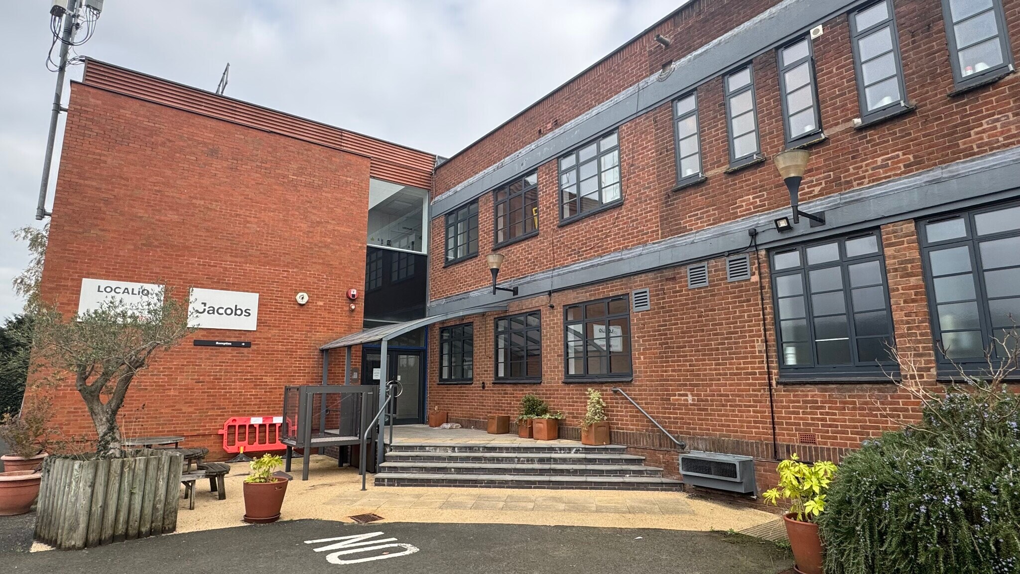 227 London Rd, Worcester to rent Building Photo- Image 1 of 36