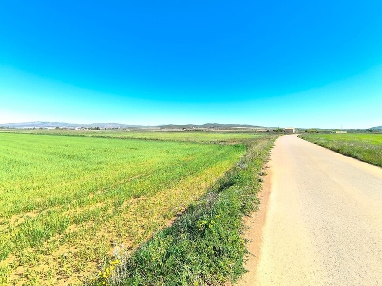 Land in Yecla, Murcia for sale - Aerial - Image 2 of 3