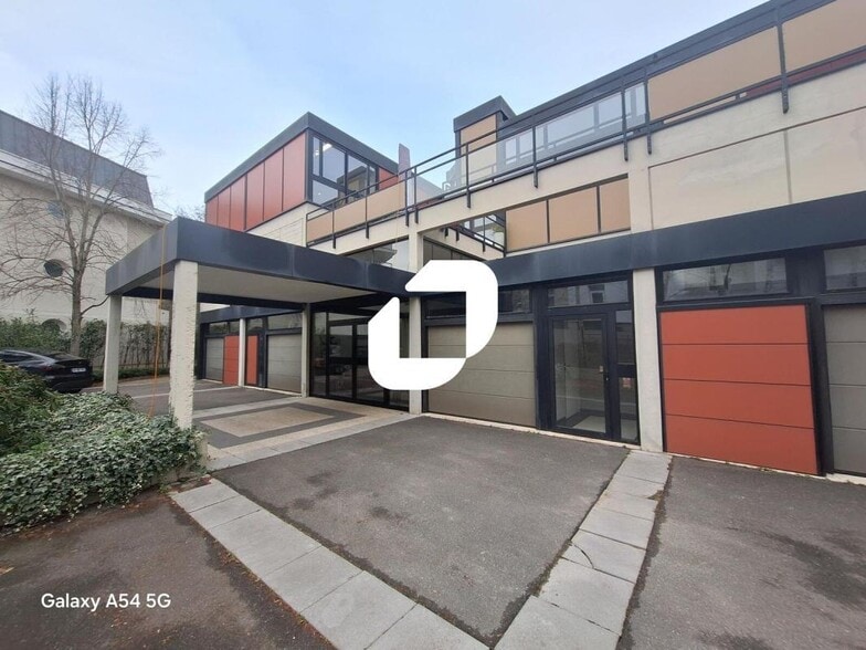 Office in Sèvres to rent - Building Photo - Image 3 of 6