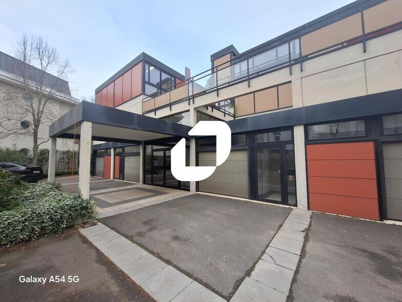 Office in Sèvres to rent - Building Photo - Image 3 of 6