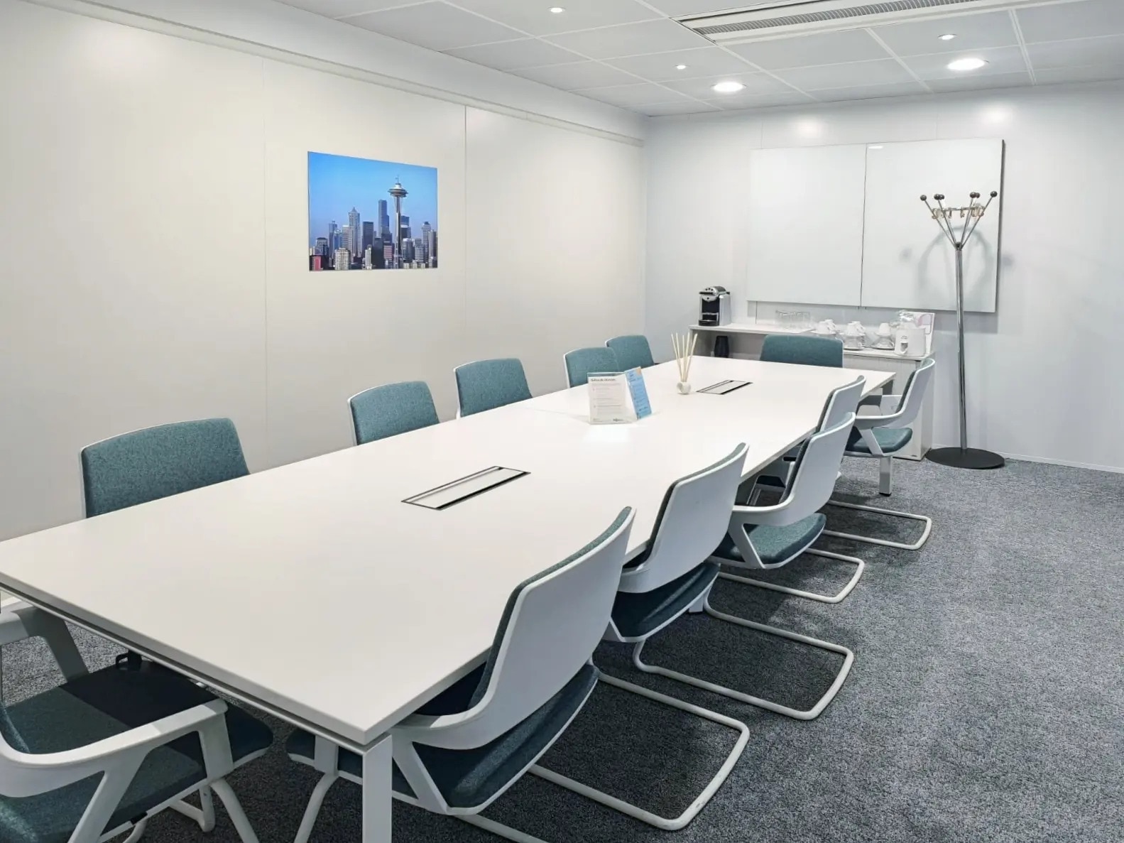 Co-working Space in Puteaux to rent Interior Photo- Image 1 of 9