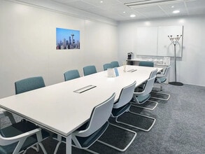 Co-working Space in Puteaux to rent Interior Photo- Image 1 of 9