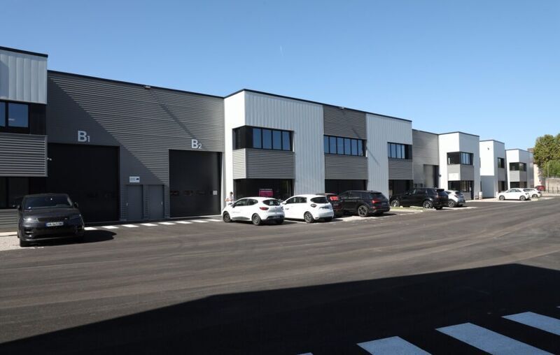 Office in Pierre-Bénite for sale - Building Photo - Image 1 of 6