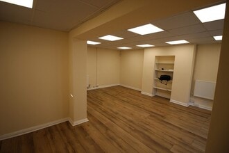 8 Gainsborough Rd, London to rent Interior Photo- Image 2 of 2