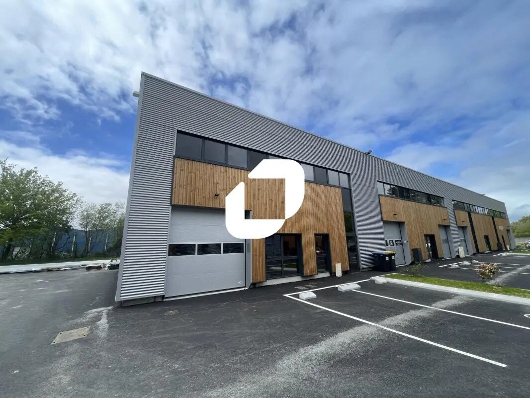 Light Industrial in Basse-Goulaine for sale Building Photo- Image 1 of 10
