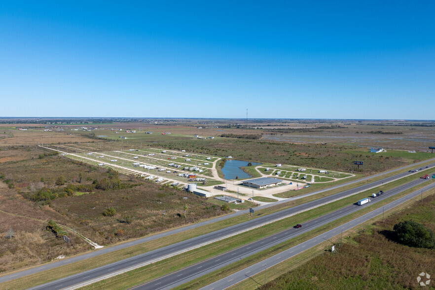 20500 N Frontage Rd, Iowa, LA for sale - Building Photo - Image 3 of 17