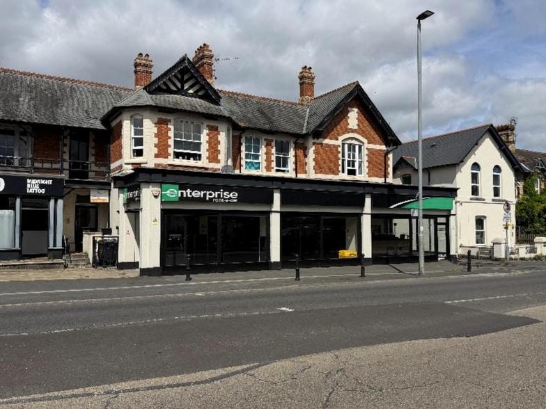 1 The Av, Newton Abbot to rent - Building Photo - Image 2 of 2