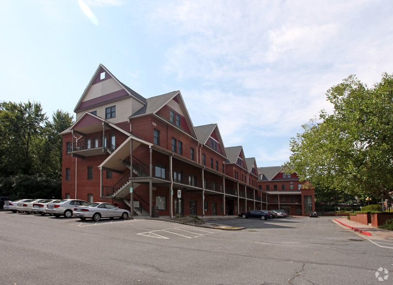 525-545 Main St, Laurel, MD for rent - Primary Photo - Image 1 of 10