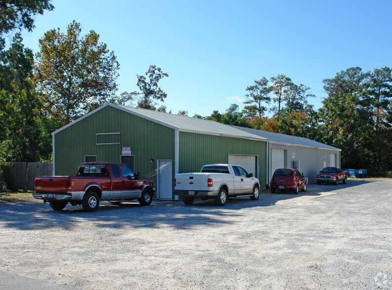 325 Cedar Ave S, Niceville, FL for rent - Primary Photo - Image 1 of 4