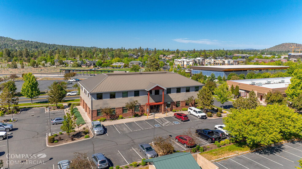 963 SW Simpson Ave, Bend, OR for rent - Building Photo - Image 1 of 10