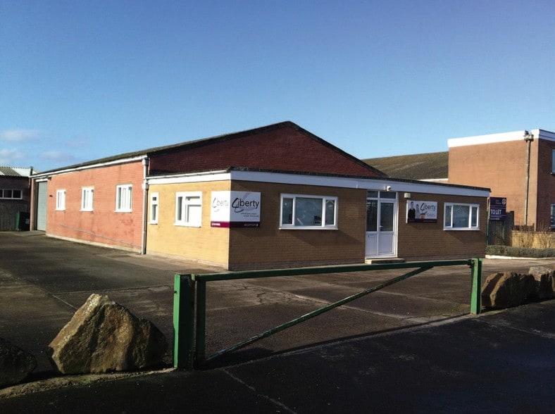 37 Millbrook Rd, Carlisle to rent - Building Photo - Image 1 of 3