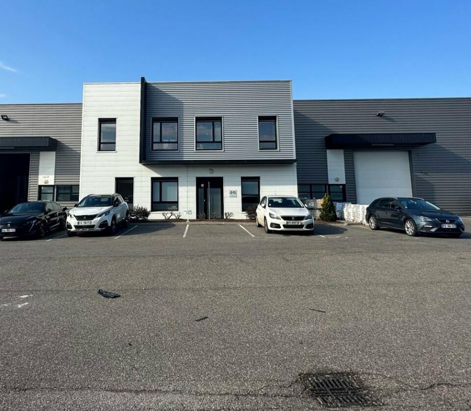 Light Industrial in Mions to rent Building Photo- Image 1 of 4