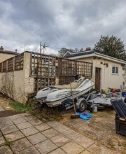 90 South Rd, Penarth to rent Building Photo- Image 1 of 13